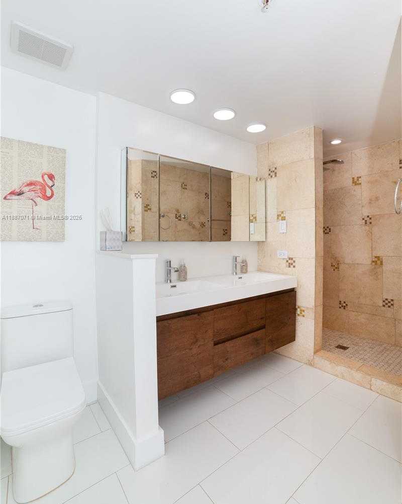 Small Image of 17150 NORTH BAY RD #2905, Sunny Isles Beach Number 31