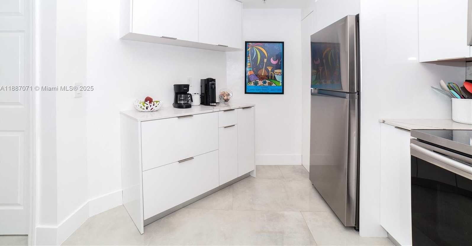 Small Image of 17150 NORTH BAY RD #2905, Sunny Isles Beach Number 4