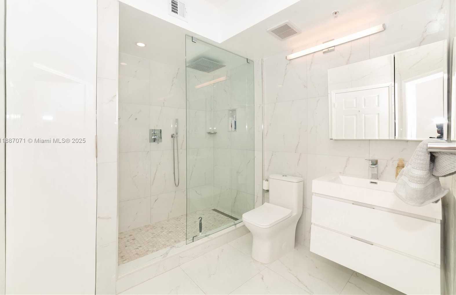Small Image of 17150 NORTH BAY RD #2905, Sunny Isles Beach Number 40