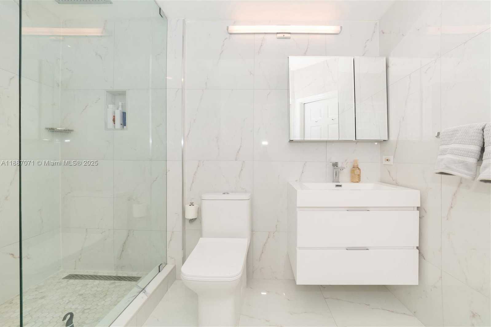 Small Image of 17150 NORTH BAY RD #2905, Sunny Isles Beach Number 43