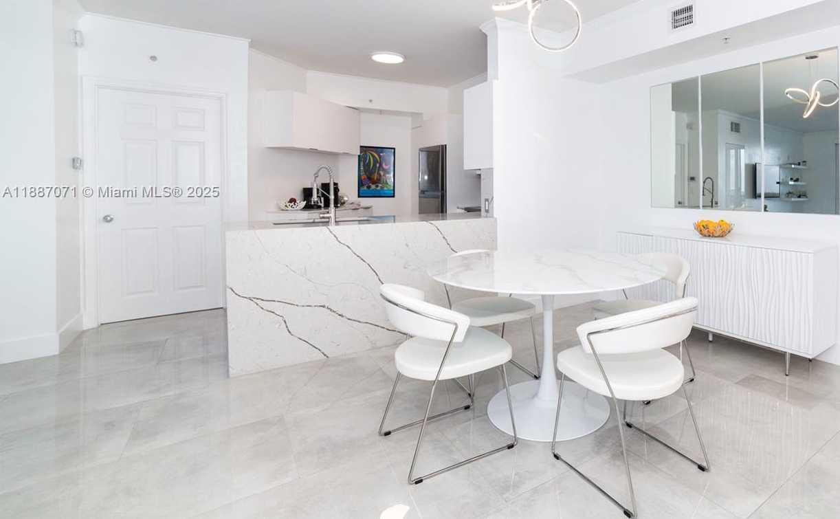 Small Image of 17150 NORTH BAY RD #2905, Sunny Isles Beach Number 9