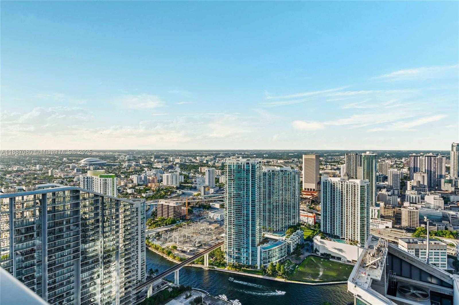 Small Image of 801 SOUTH MIAMI AVE #PH5704, Miami Number 22