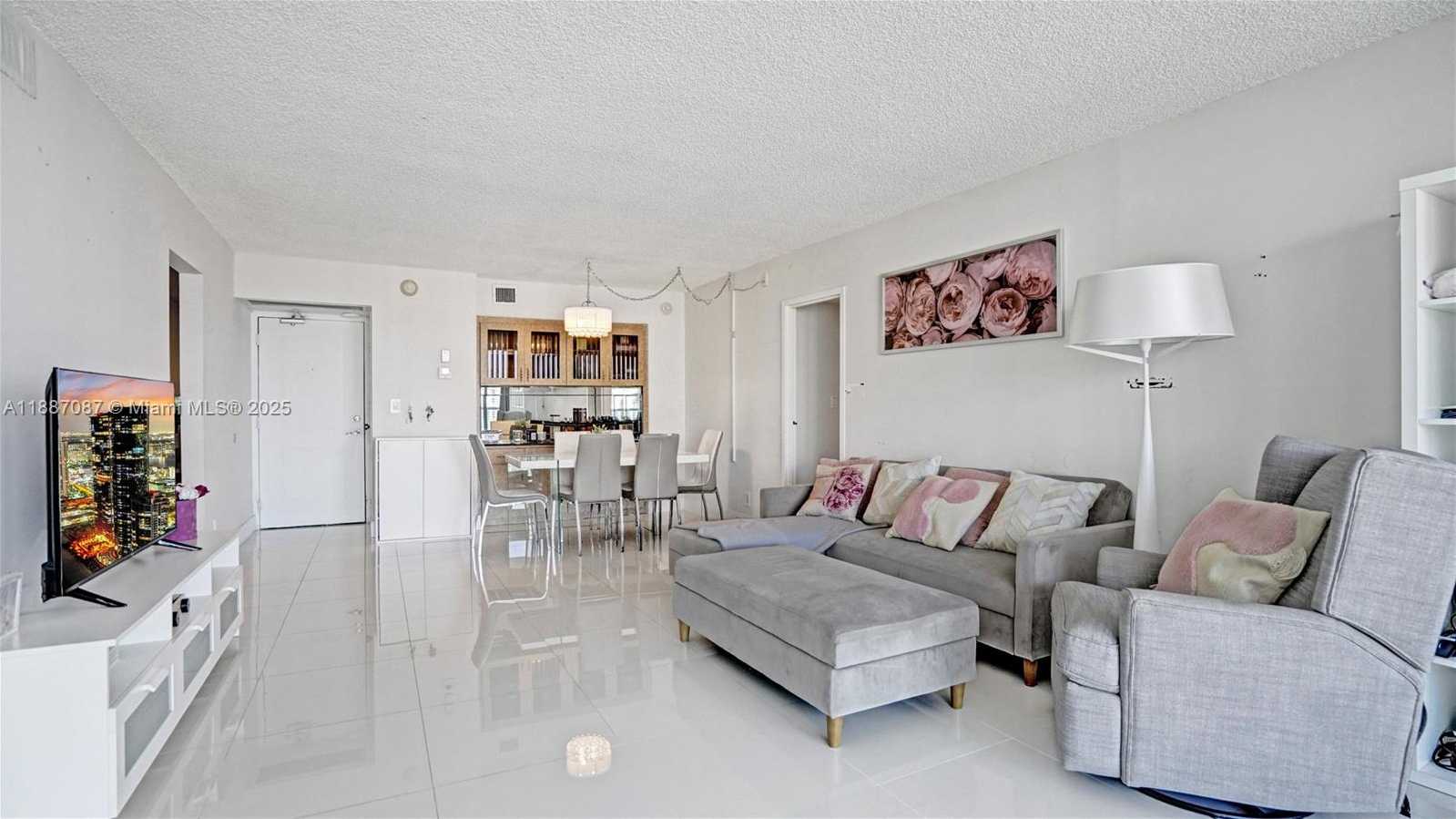 Small Image of 100 BAYVIEW DR #1931, Sunny Isles Beach Number 10