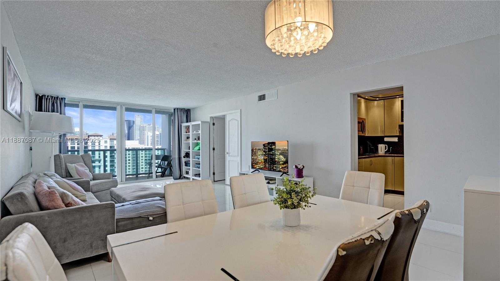 Small Image of 100 BAYVIEW DR #1931, Sunny Isles Beach Number 12