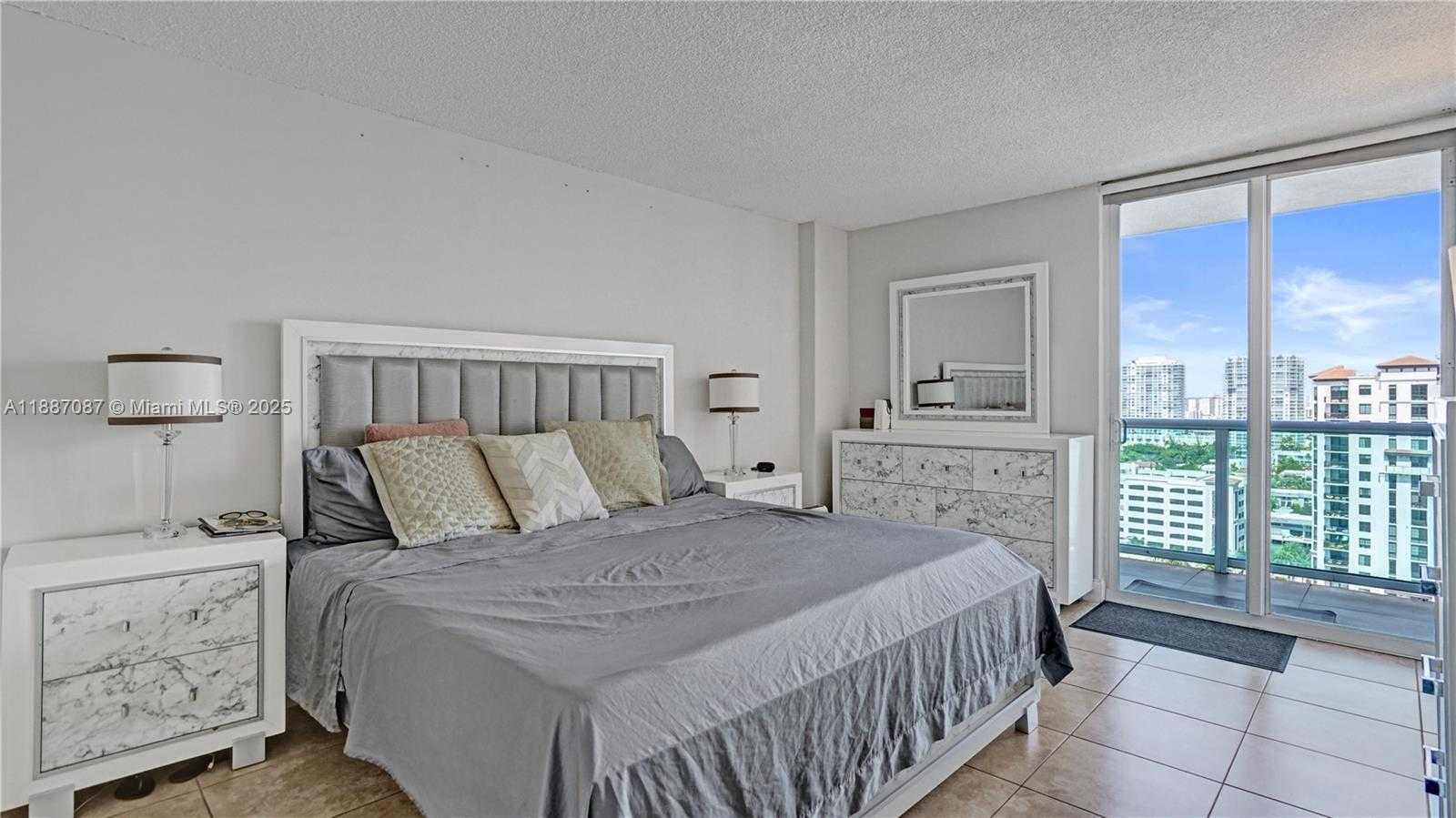 Small Image of 100 BAYVIEW DR #1931, Sunny Isles Beach Number 28