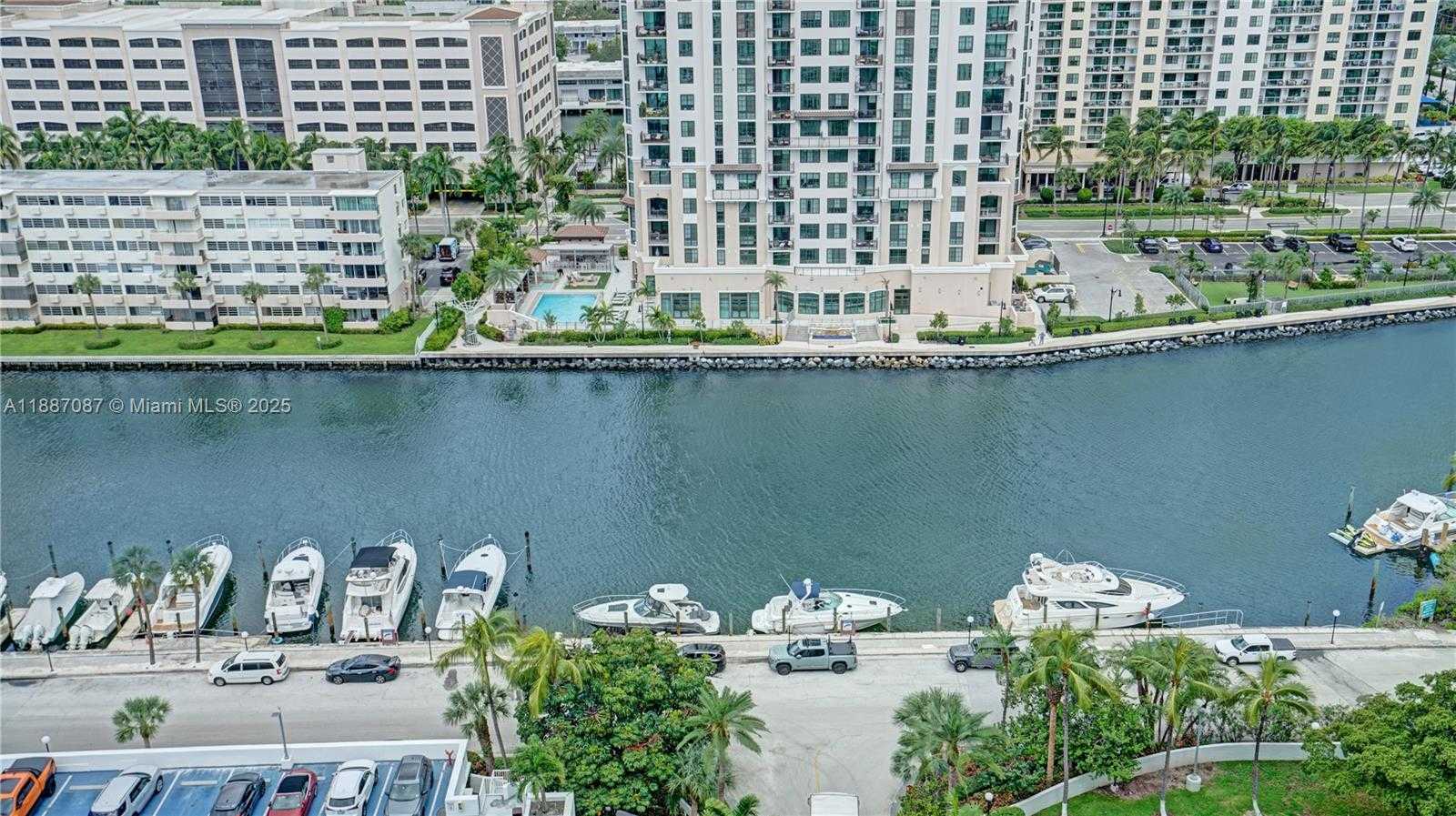 Small Image of 100 BAYVIEW DR #1931, Sunny Isles Beach Number 3