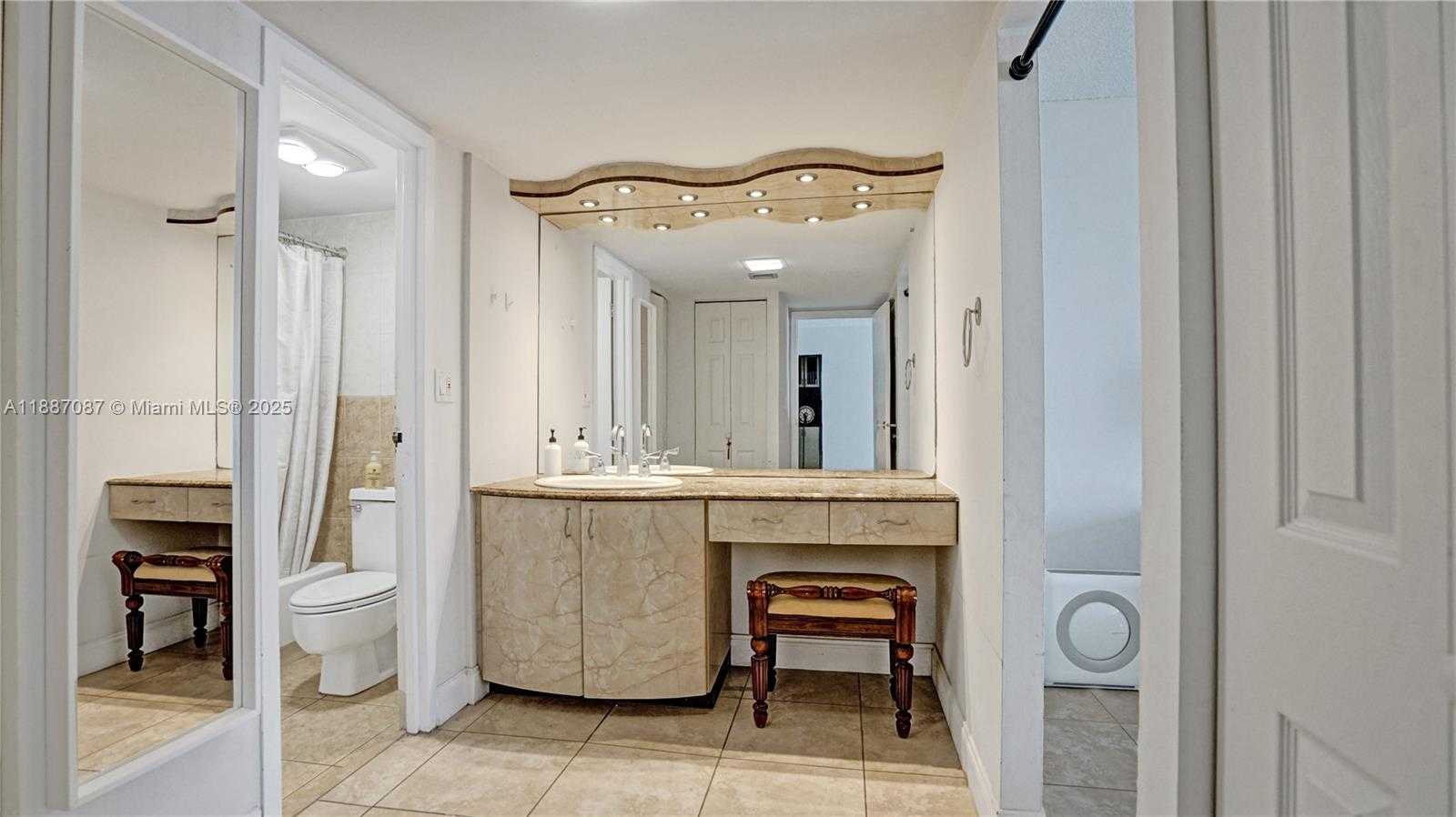 Small Image of 100 BAYVIEW DR #1931, Sunny Isles Beach Number 32