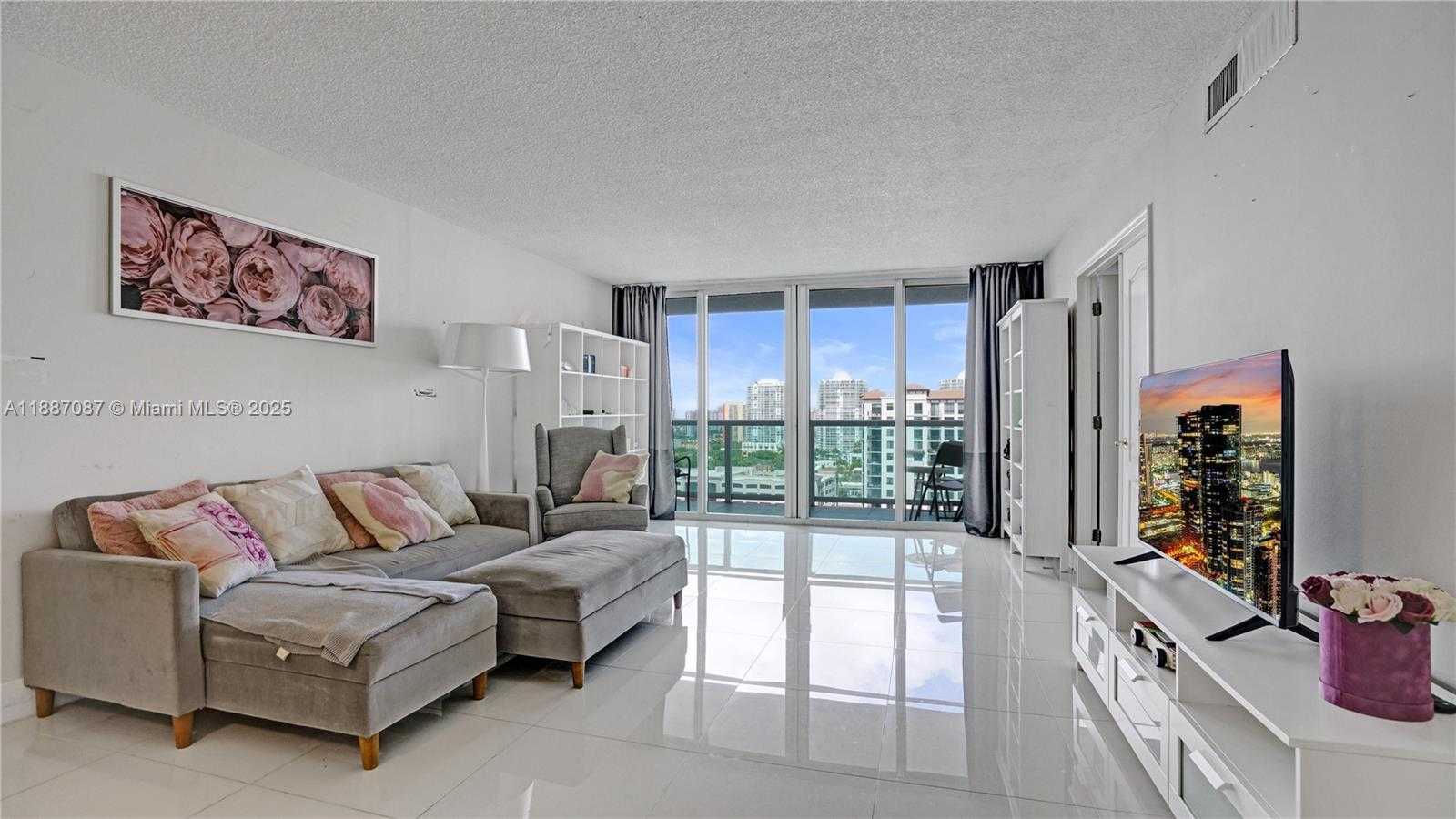 Small Image of 100 BAYVIEW DR #1931, Sunny Isles Beach Number 6