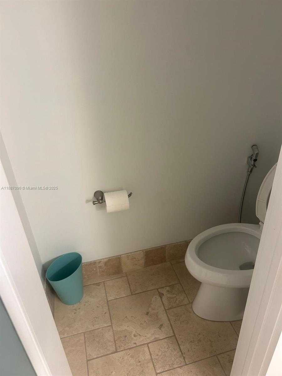 Small Image of 1500 SOUTH OCEAN DR #A8, Hollywood Number 30
