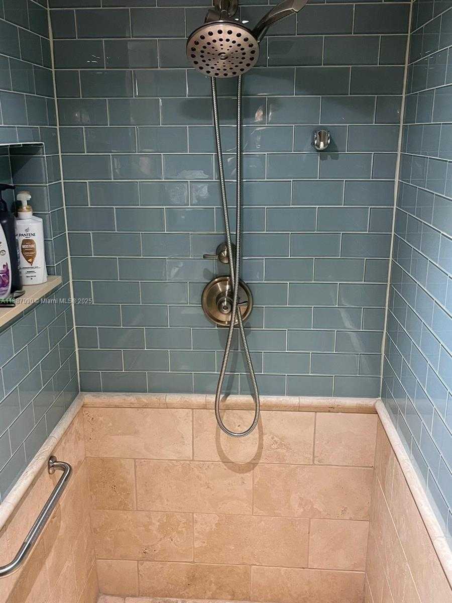 Small Image of 1500 SOUTH OCEAN DR #A8, Hollywood Number 31