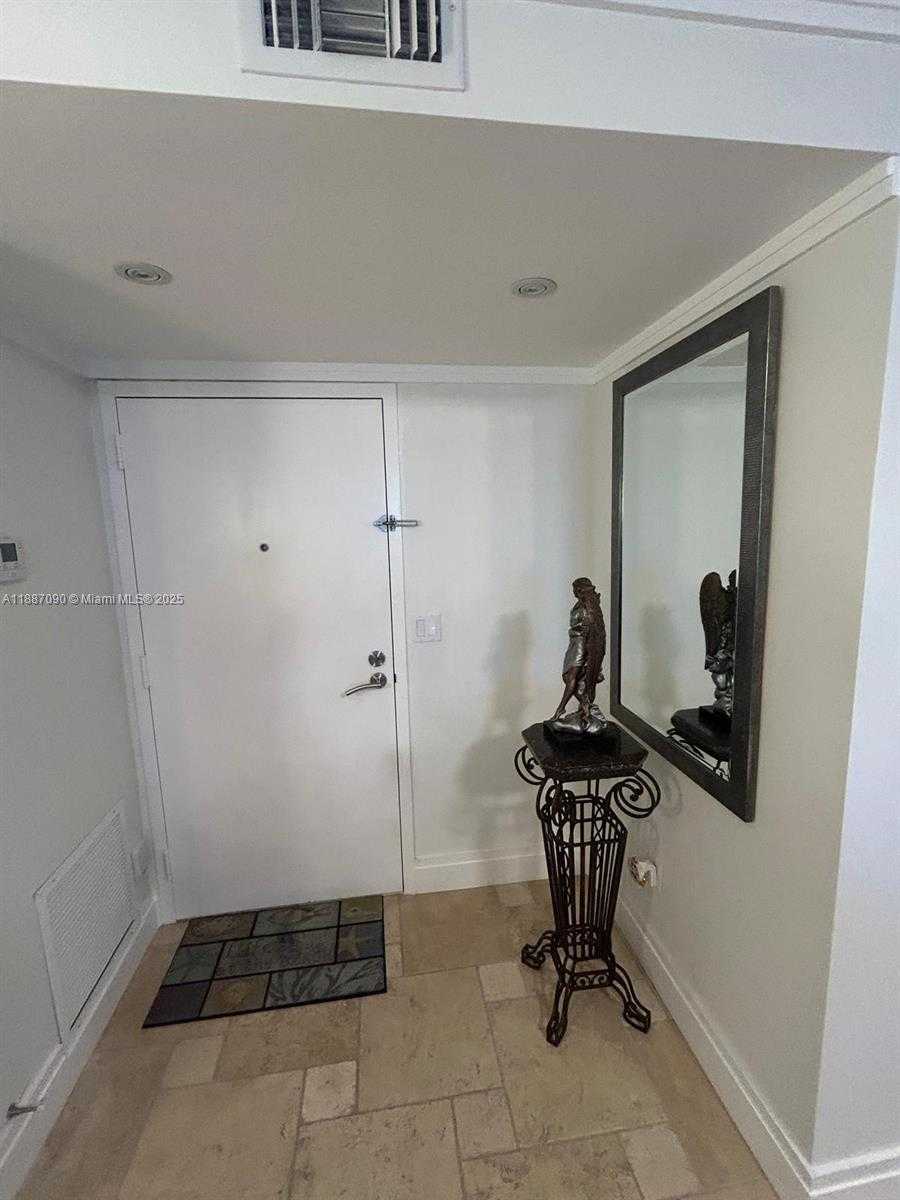 Small Image of 1500 SOUTH OCEAN DR #A8, Hollywood Number 4