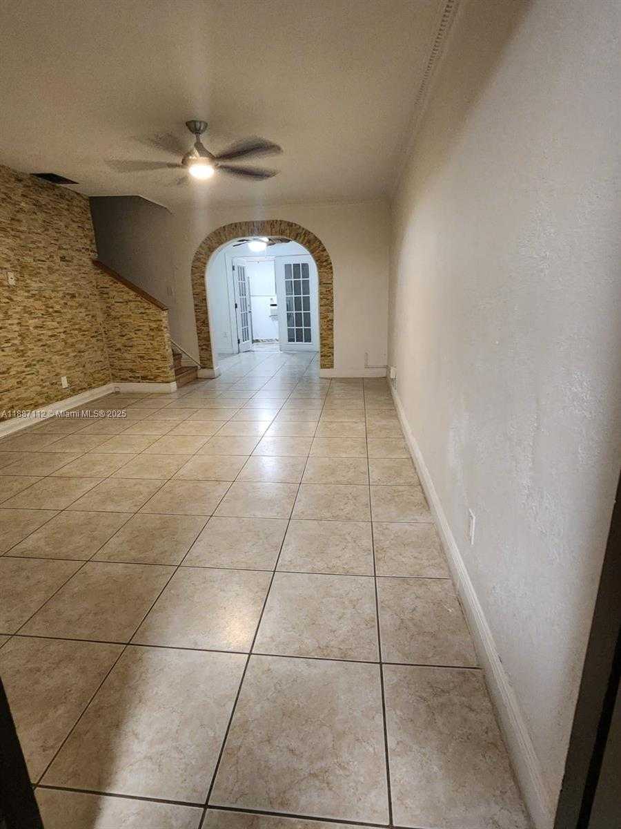 Small Image of 19311 NORTH WEST 46TH AVE, Miami Gardens Number 11