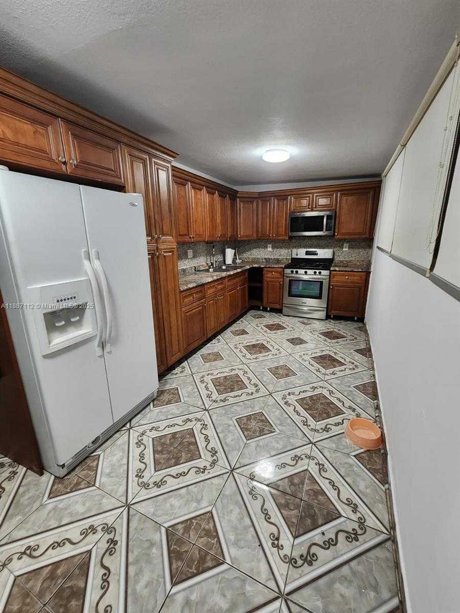 Small Image of 19311 NORTH WEST 46TH AVE, Miami Gardens Number 14