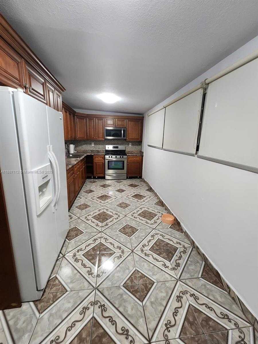 Small Image of 19311 NORTH WEST 46TH AVE, Miami Gardens Number 15
