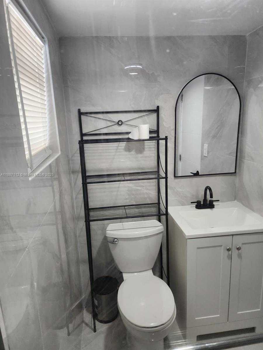 Small Image of 19311 NORTH WEST 46TH AVE, Miami Gardens Number 8