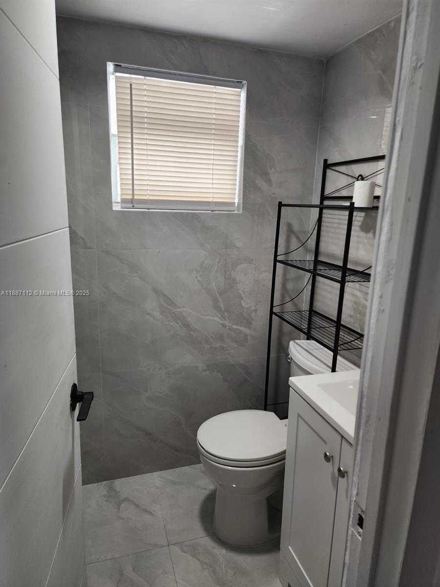 Small Image of 19311 NORTH WEST 46TH AVE, Miami Gardens Number 9