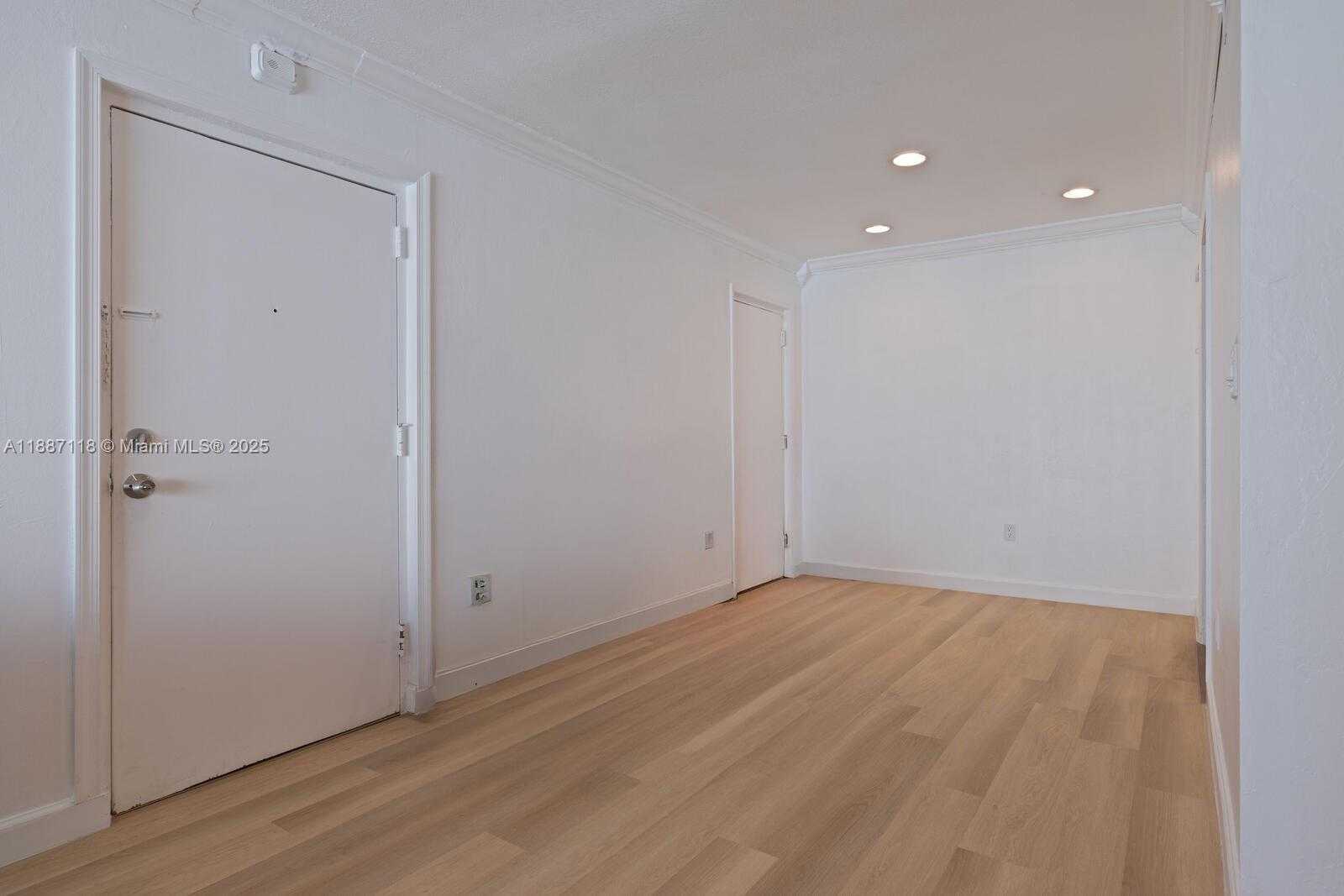 Small Image of 10816 NORTH KENDALL DR #R16, Miami Number 3