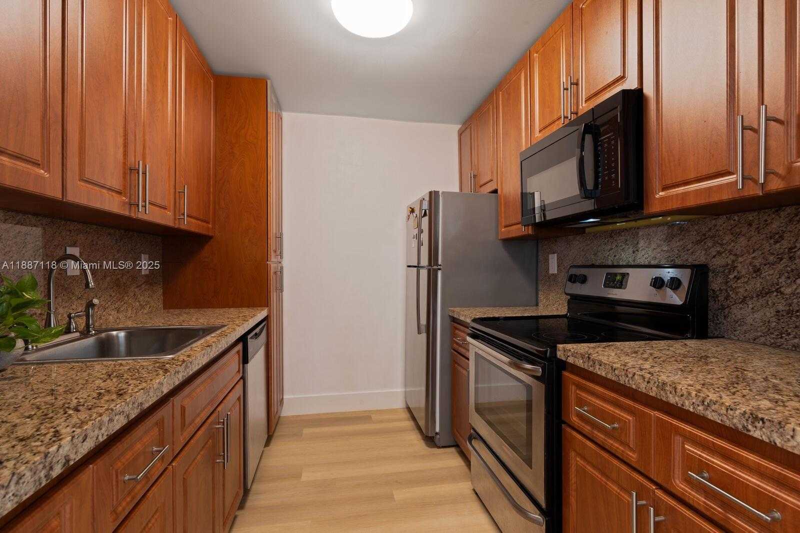 Small Image of 10816 NORTH KENDALL DR #R16, Miami Number 4