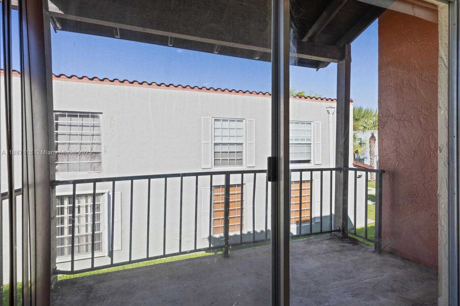 Small Image of 10816 NORTH KENDALL DR #R16, Miami Number 6