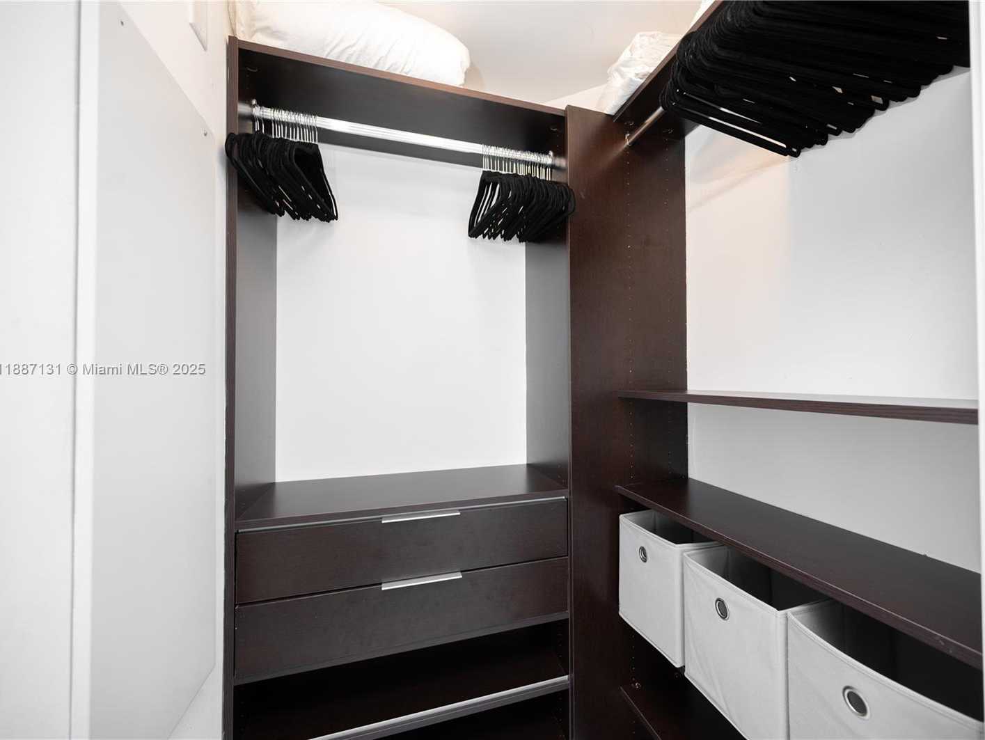 Small Image of 1300 BRICKELL BAY DR #1601, Miami Number 18