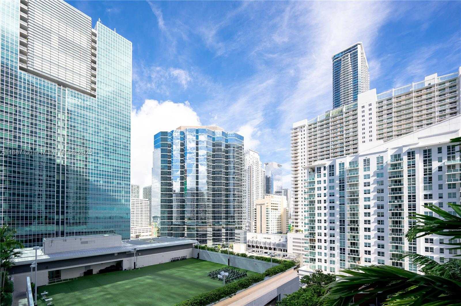 Small Image of 1300 BRICKELL BAY DR #1601, Miami Number 21