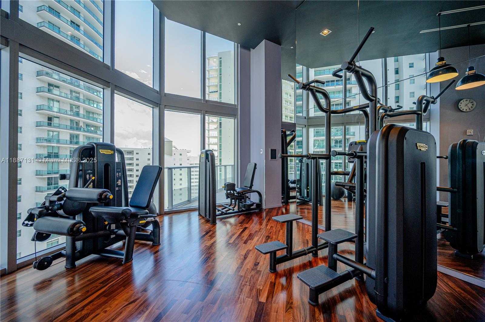 Small Image of 1300 BRICKELL BAY DR #1601, Miami Number 25