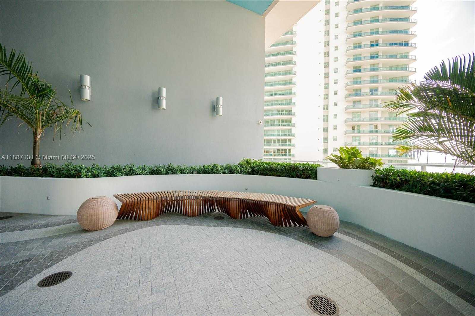 Small Image of 1300 BRICKELL BAY DR #1601, Miami Number 32