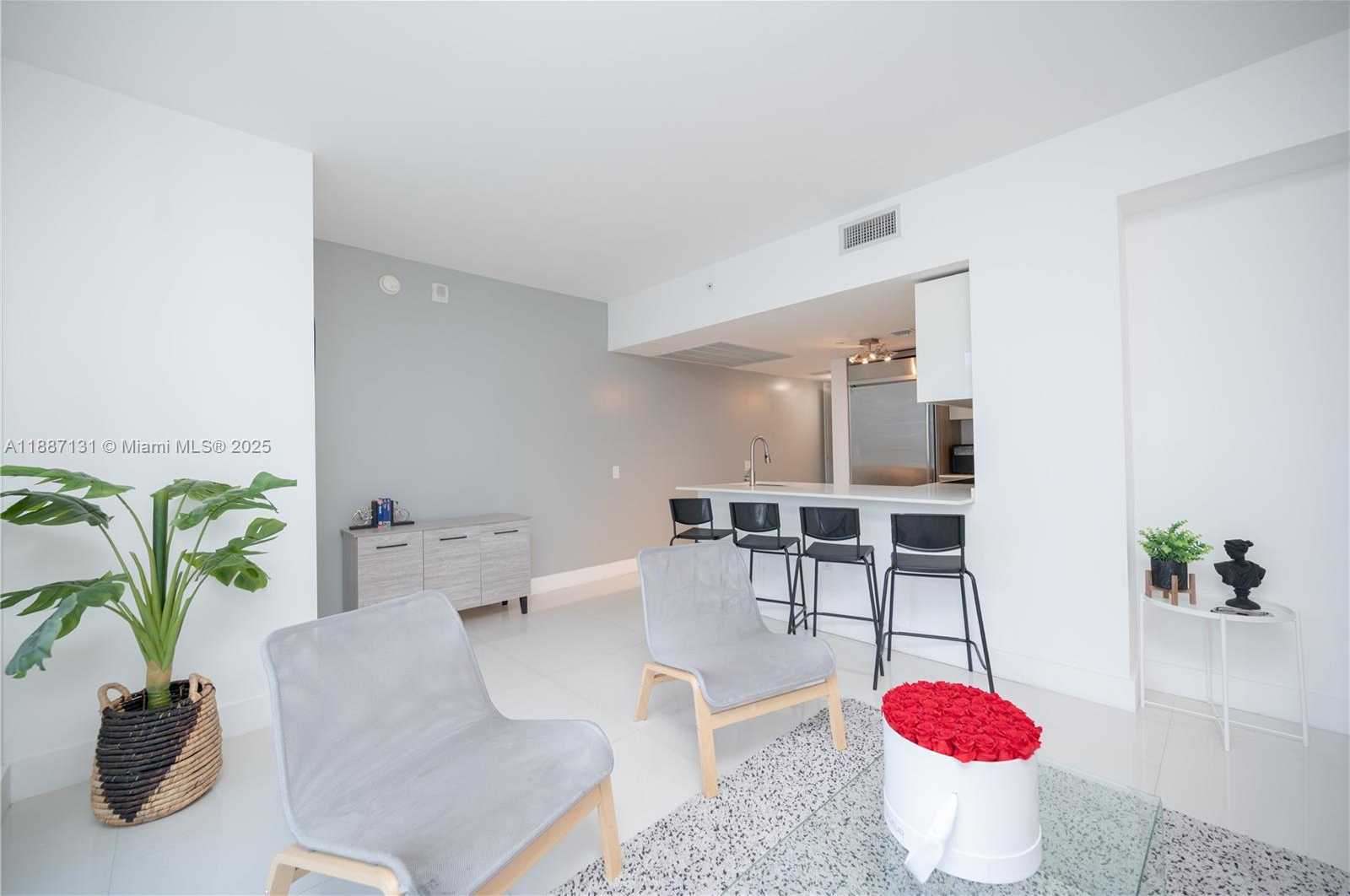 Small Image of 1300 BRICKELL BAY DR #1601, Miami Number 7