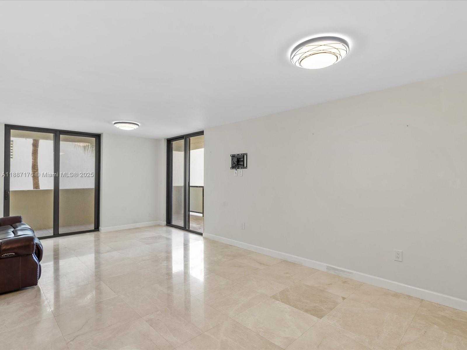 Small Image of 1623 COLLINS AVE #215, Miami Beach Number 10