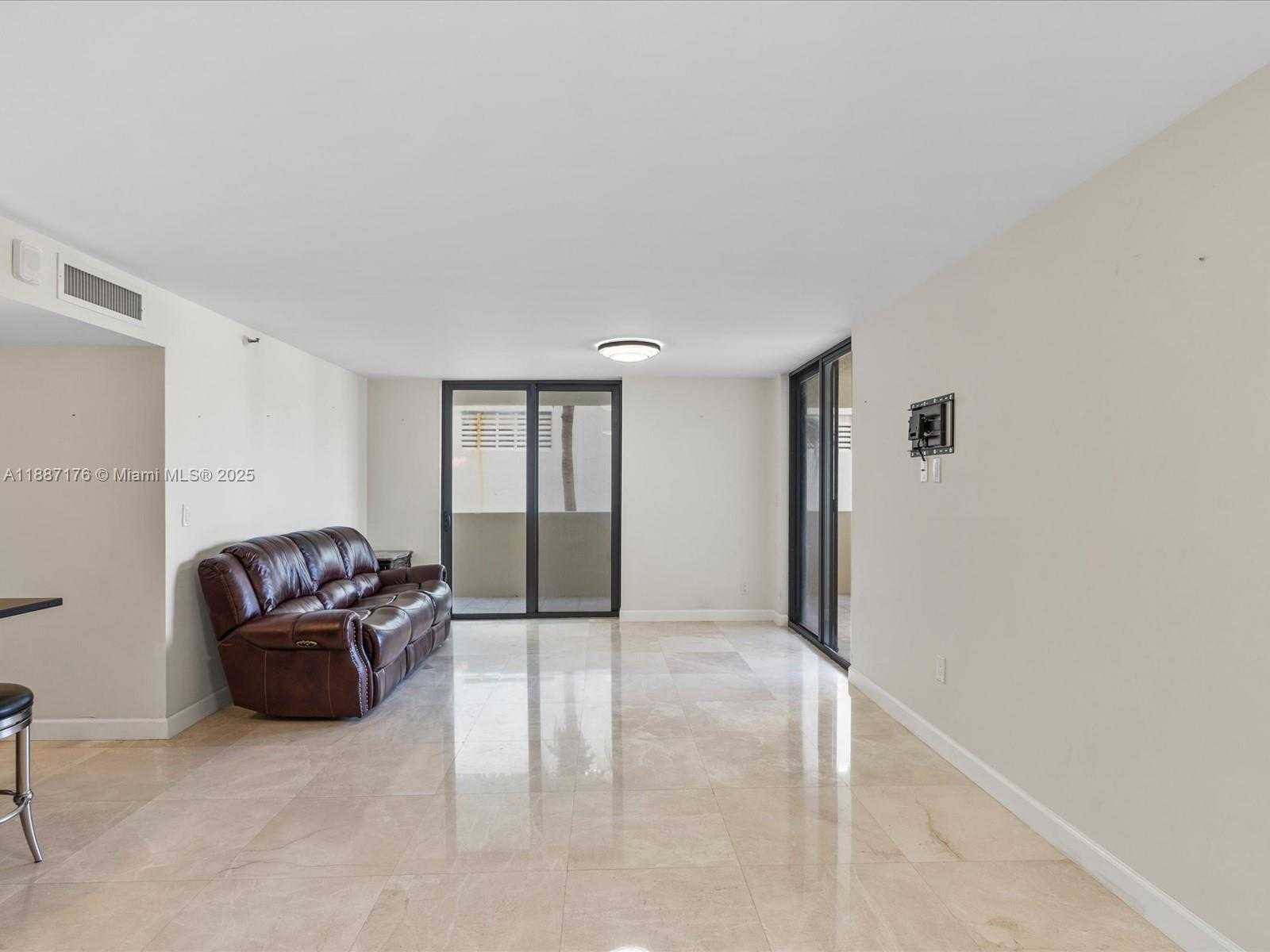 Small Image of 1623 COLLINS AVE #215, Miami Beach Number 11