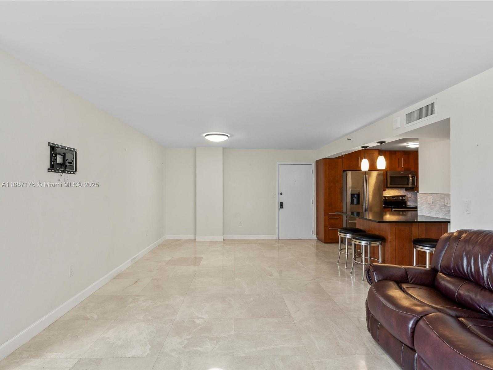 Small Image of 1623 COLLINS AVE #215, Miami Beach Number 14