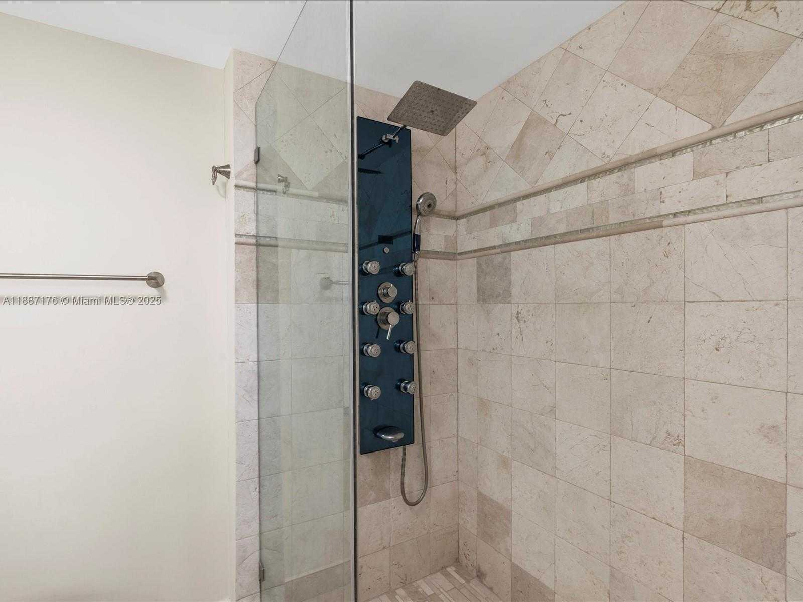 Small Image of 1623 COLLINS AVE #215, Miami Beach Number 24