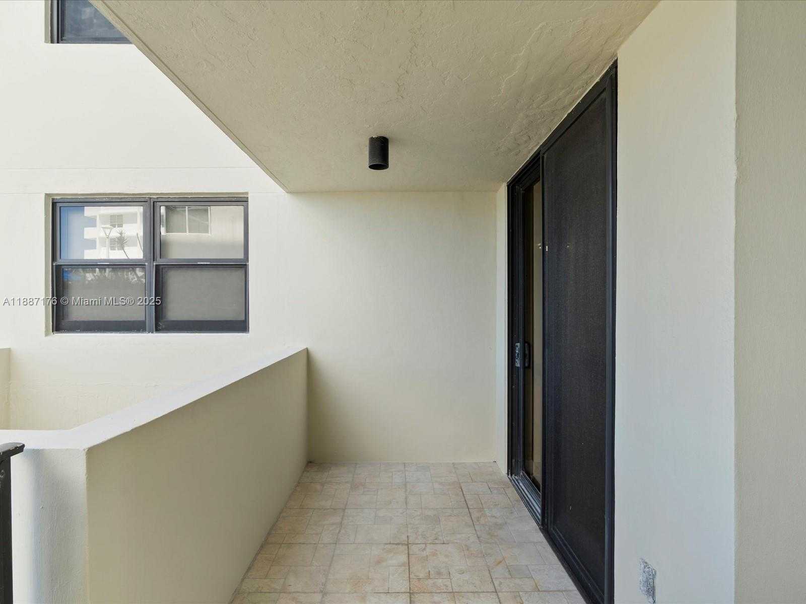 Small Image of 1623 COLLINS AVE #215, Miami Beach Number 31