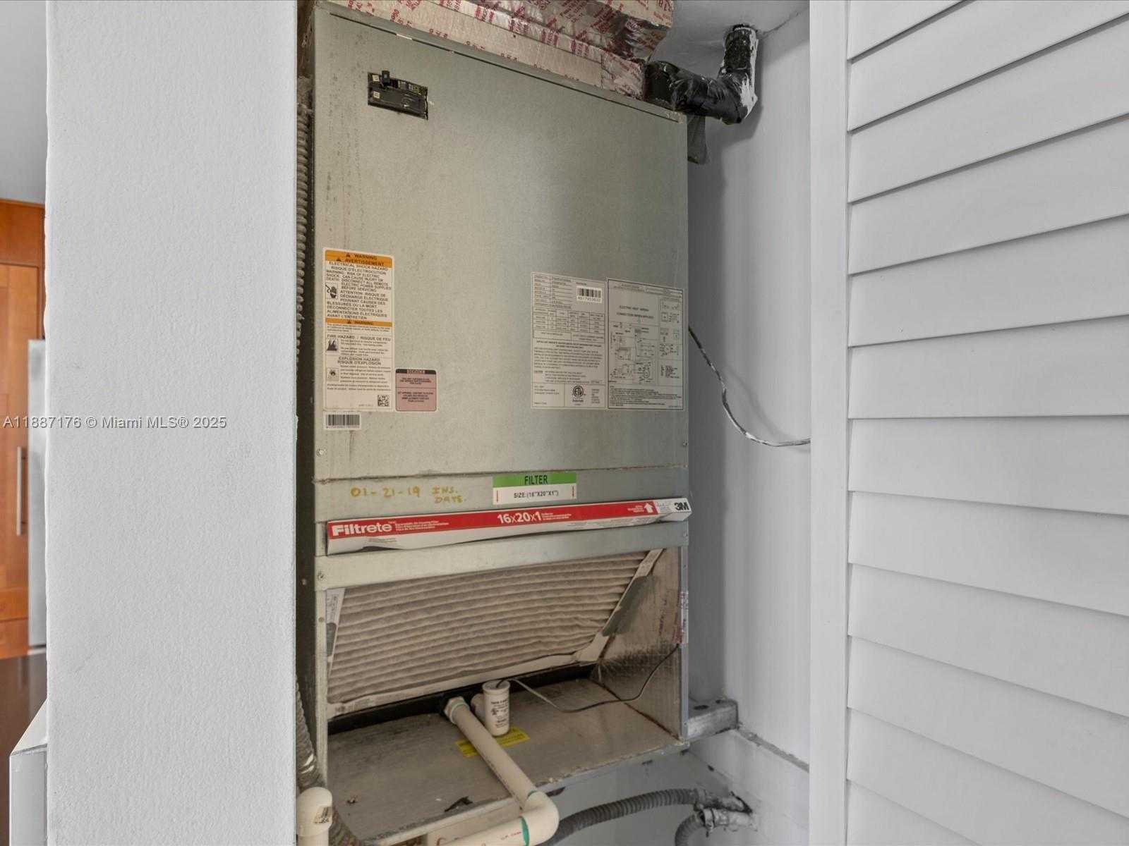 Small Image of 1623 COLLINS AVE #215, Miami Beach Number 8
