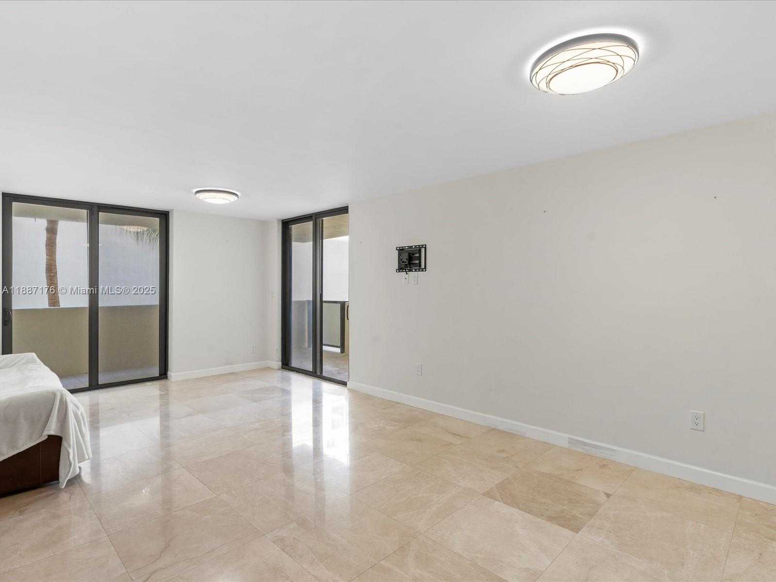 Small Image of 1623 COLLINS AVE #215, Miami Beach Number 9