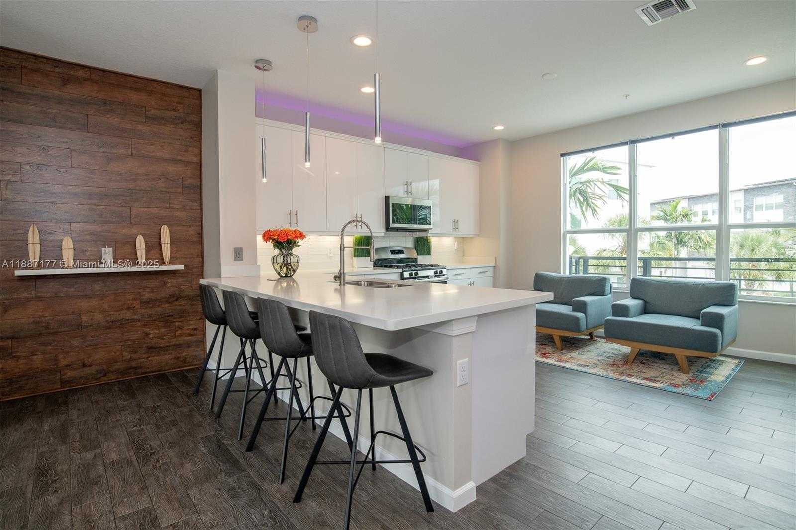 Small Image of 2900 NORTH EAST 12TH TER #14, Oakland Park Number 15