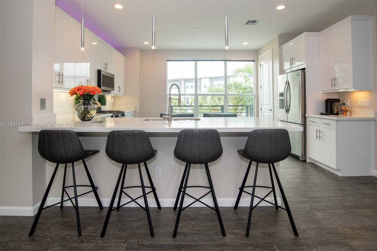 Small Image of 2900 NORTH EAST 12TH TER #14, Oakland Park Number 16