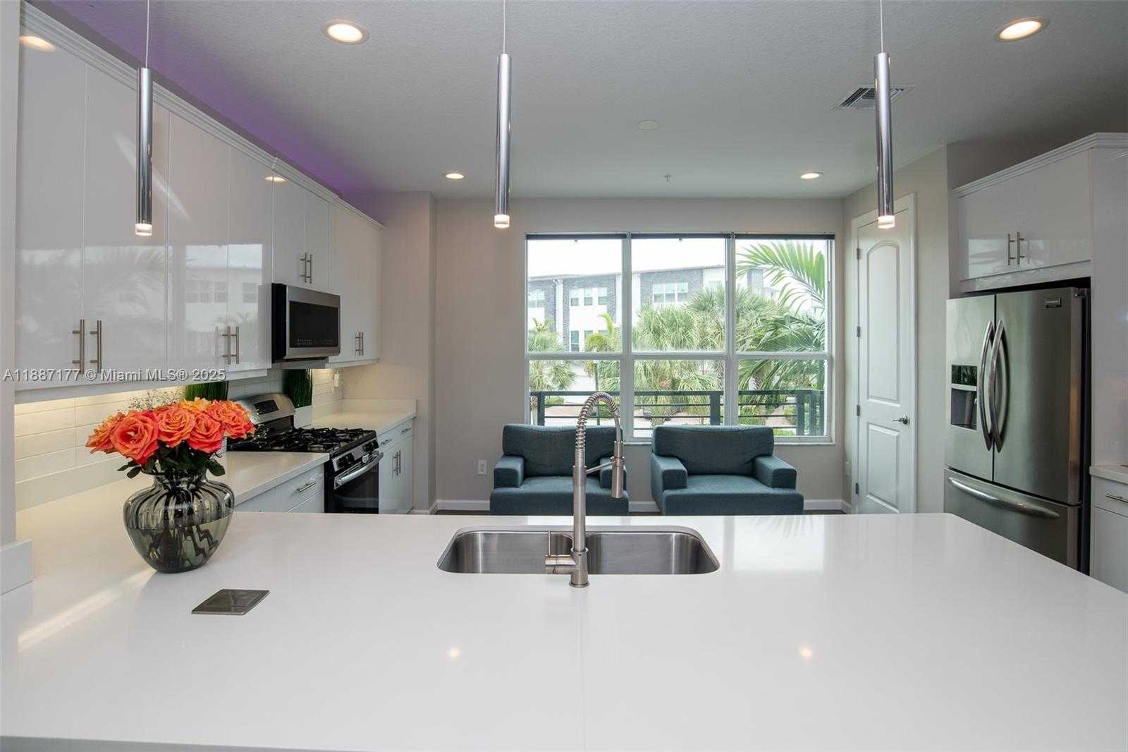 Small Image of 2900 NORTH EAST 12TH TER #14, Oakland Park Number 17