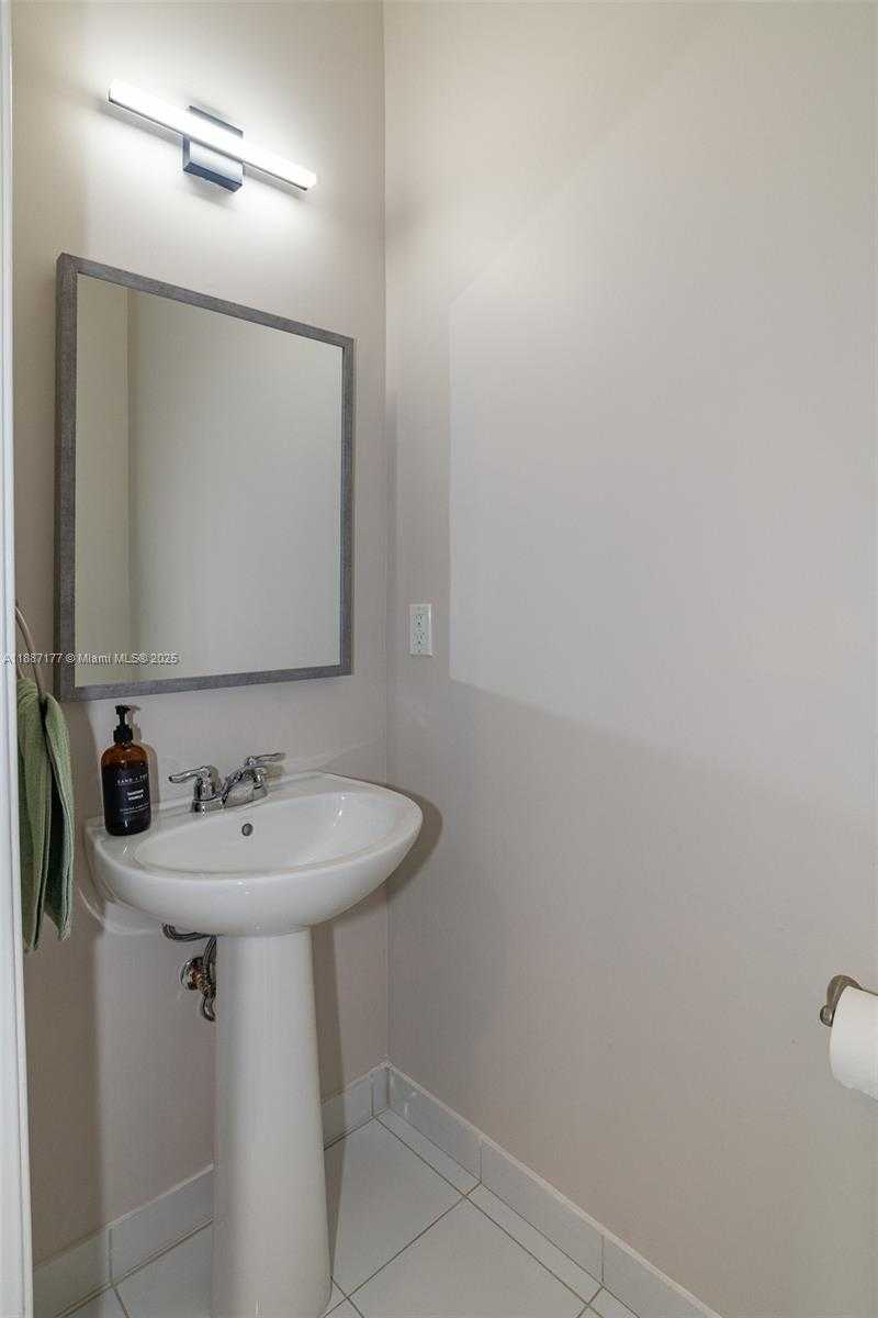 Small Image of 2900 NORTH EAST 12TH TER #14, Oakland Park Number 30