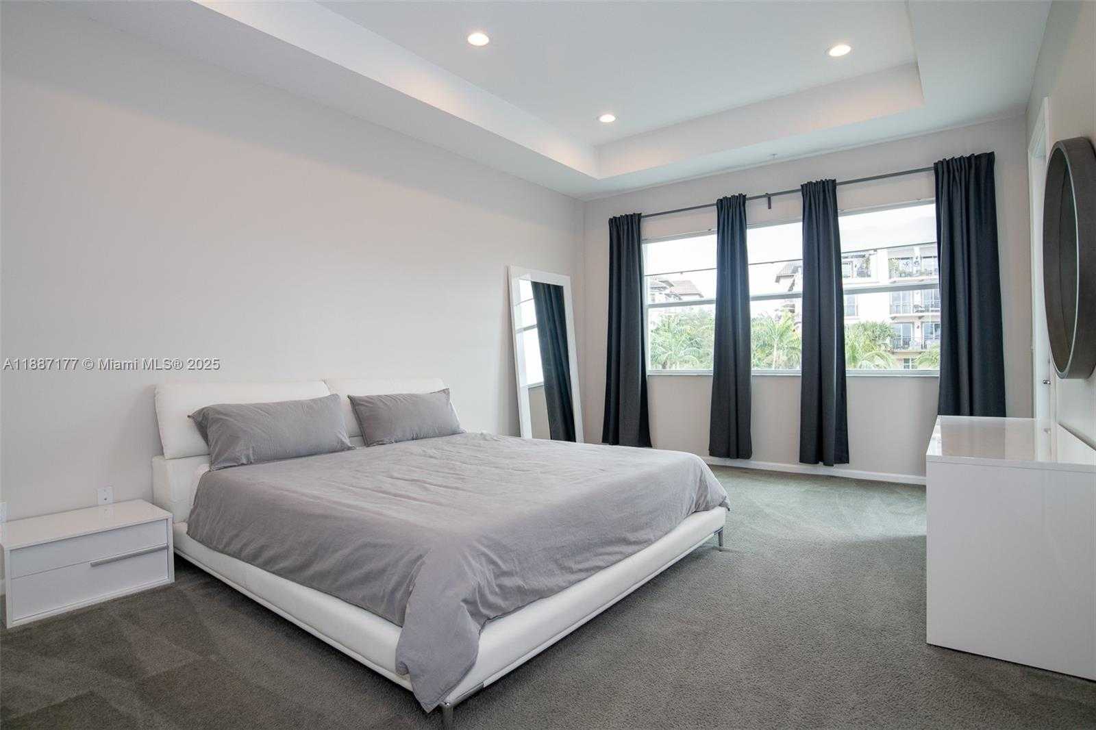 Small Image of 2900 NORTH EAST 12TH TER #14, Oakland Park Number 33