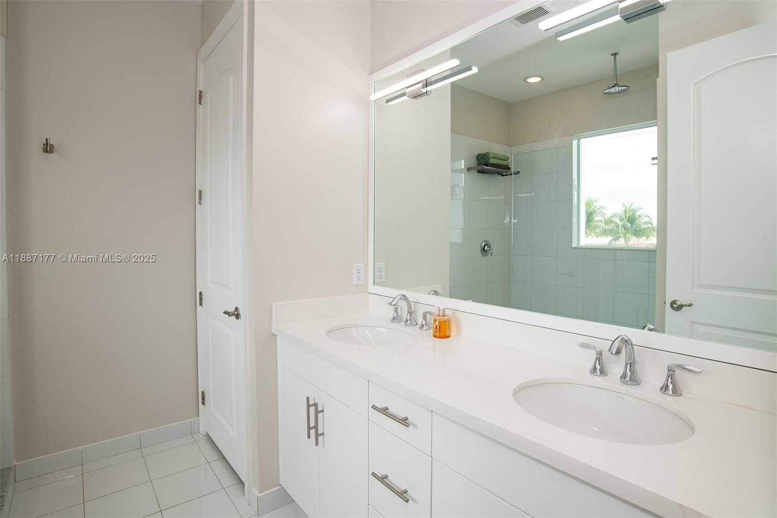 Small Image of 2900 NORTH EAST 12TH TER #14, Oakland Park Number 39