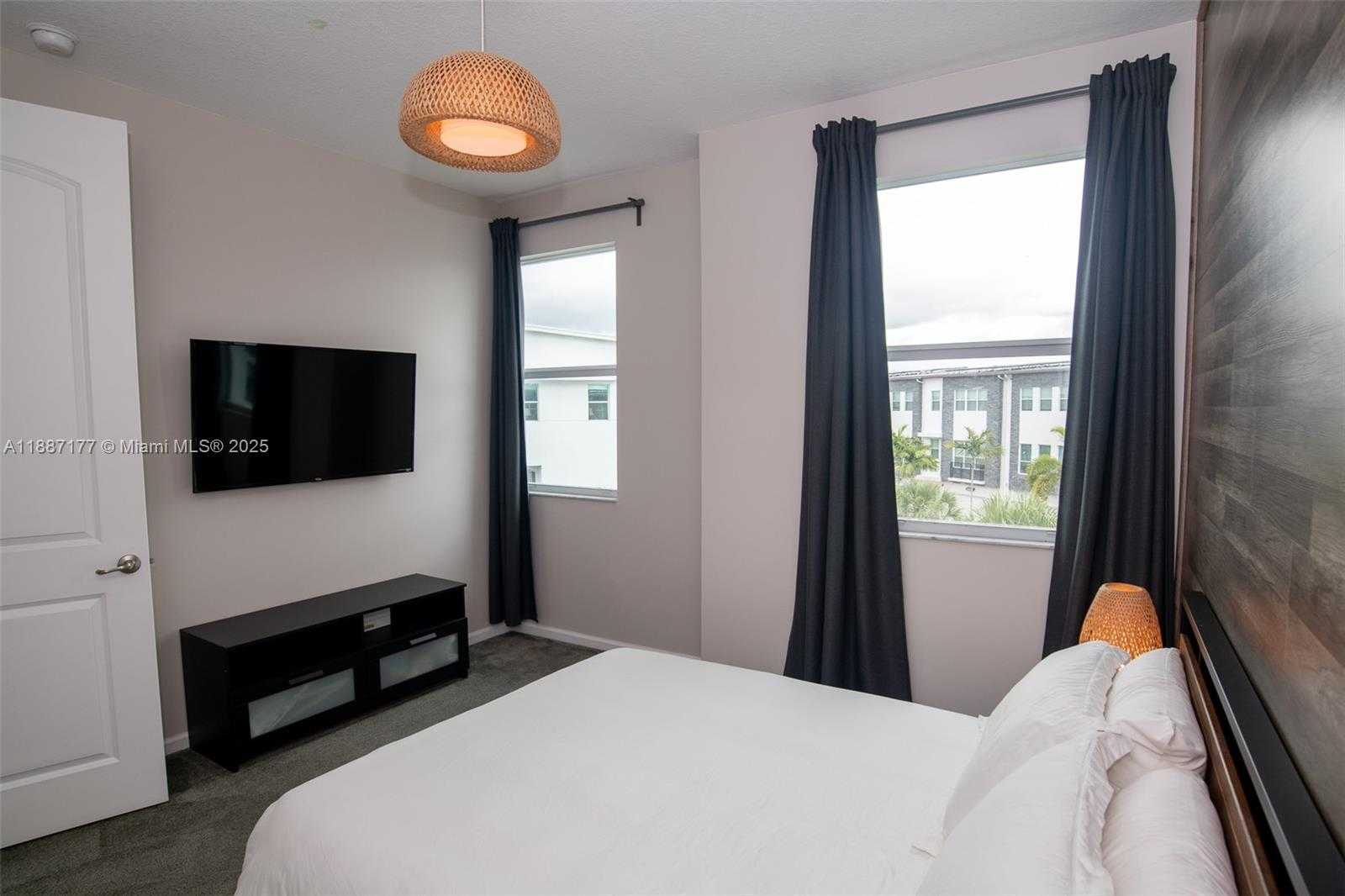 Small Image of 2900 NORTH EAST 12TH TER #14, Oakland Park Number 50