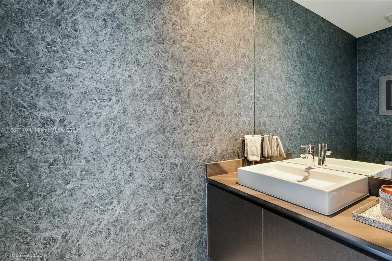 Small Image of 1451 BRICKELL AVE #4603, Miami Number 24