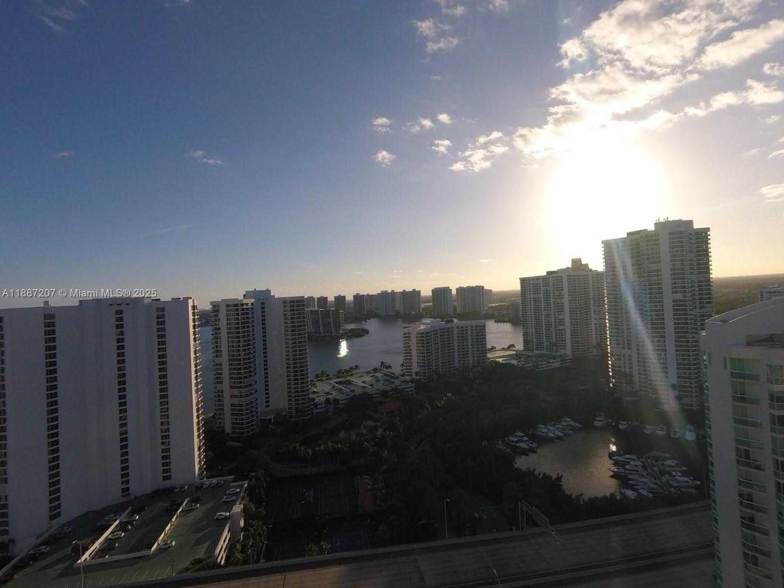 Small Image of 19355 TURNBERRY WAY #27E, Aventura Number 2