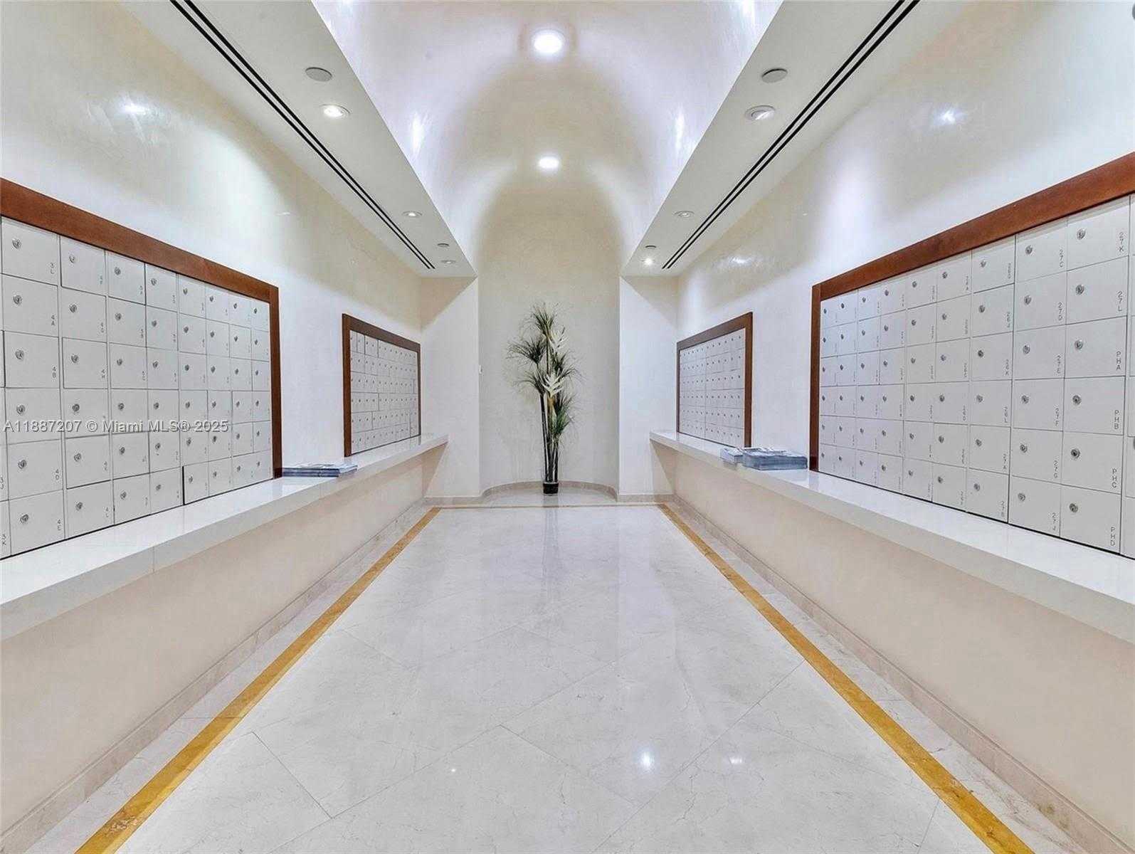 Small Image of 19355 TURNBERRY WAY #27E, Aventura Number 7
