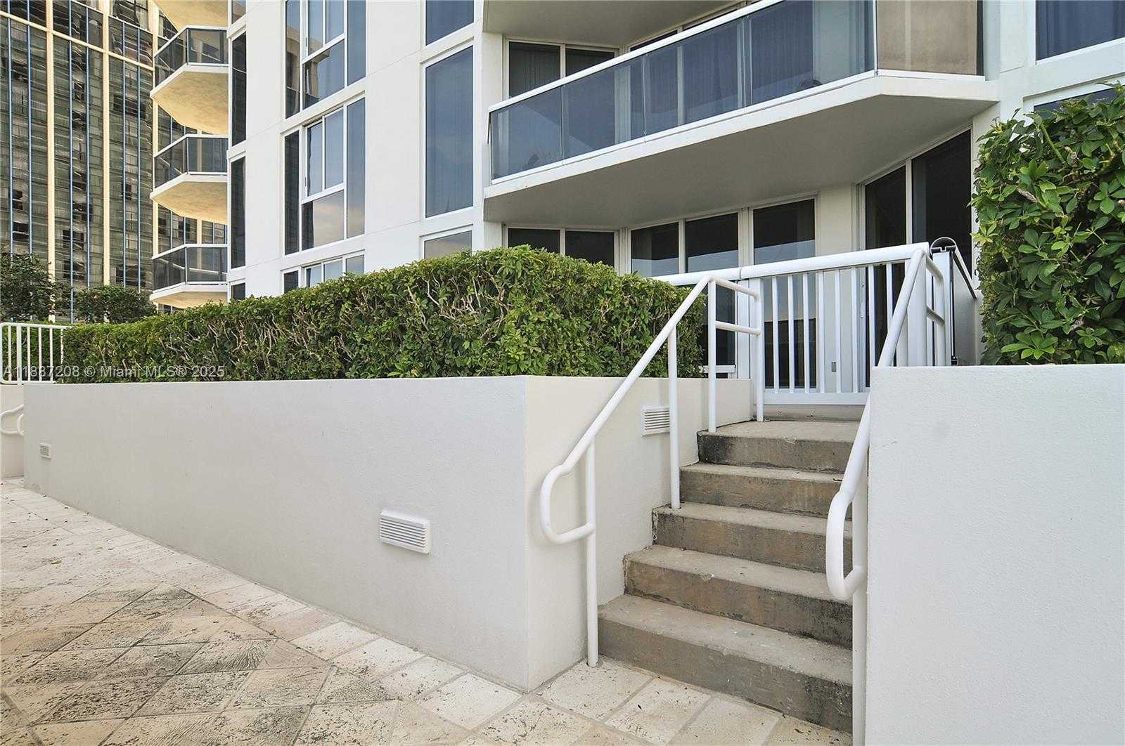 Small Image of 4779 COLLINS AVE #506, Miami Beach Number 10