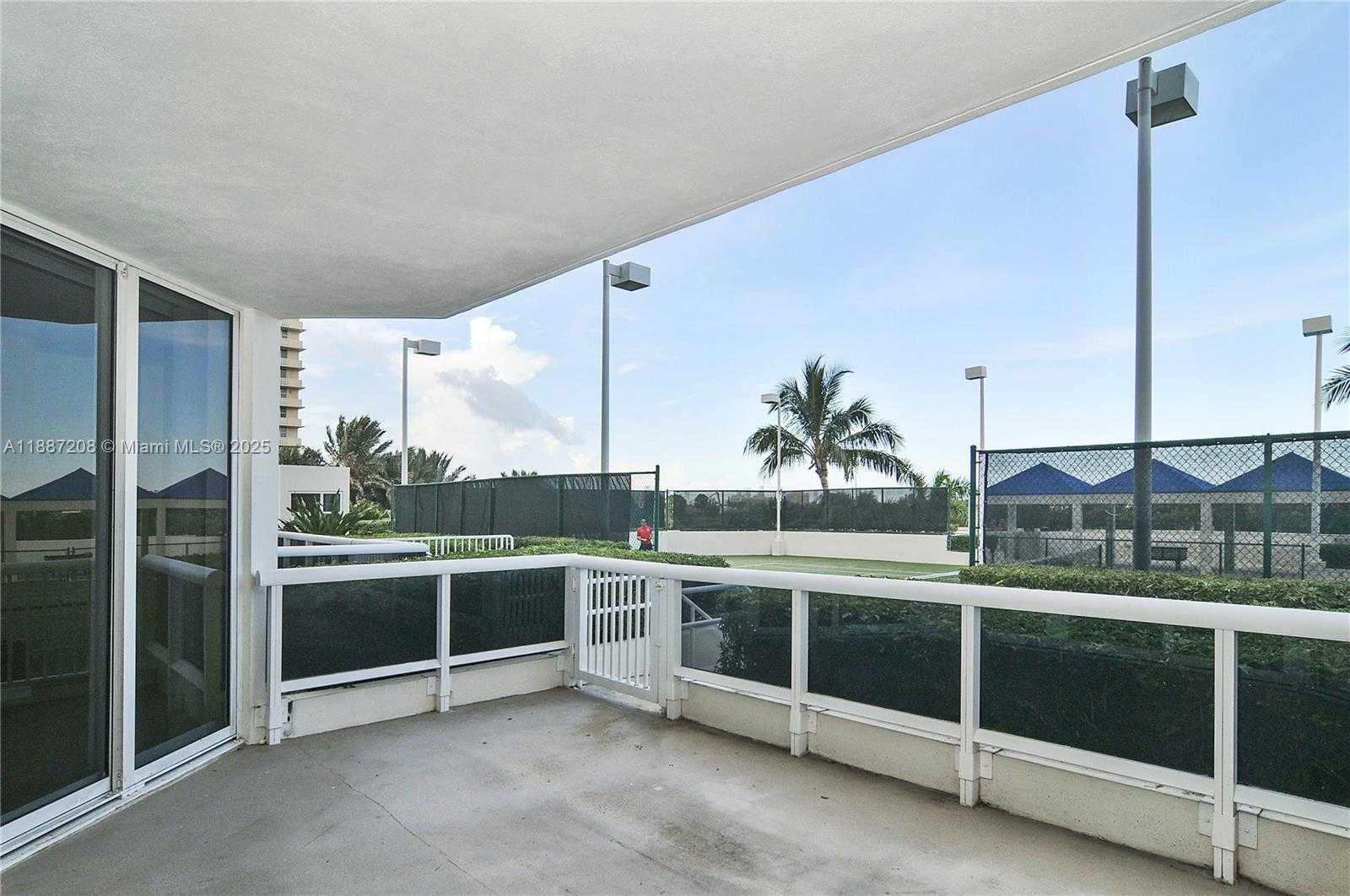 Small Image of 4779 COLLINS AVE #506, Miami Beach Number 2
