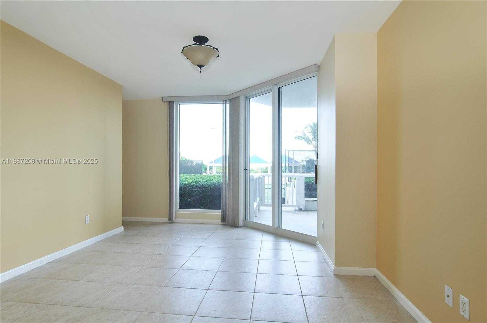 Small Image of 4779 COLLINS AVE #506, Miami Beach Number 4