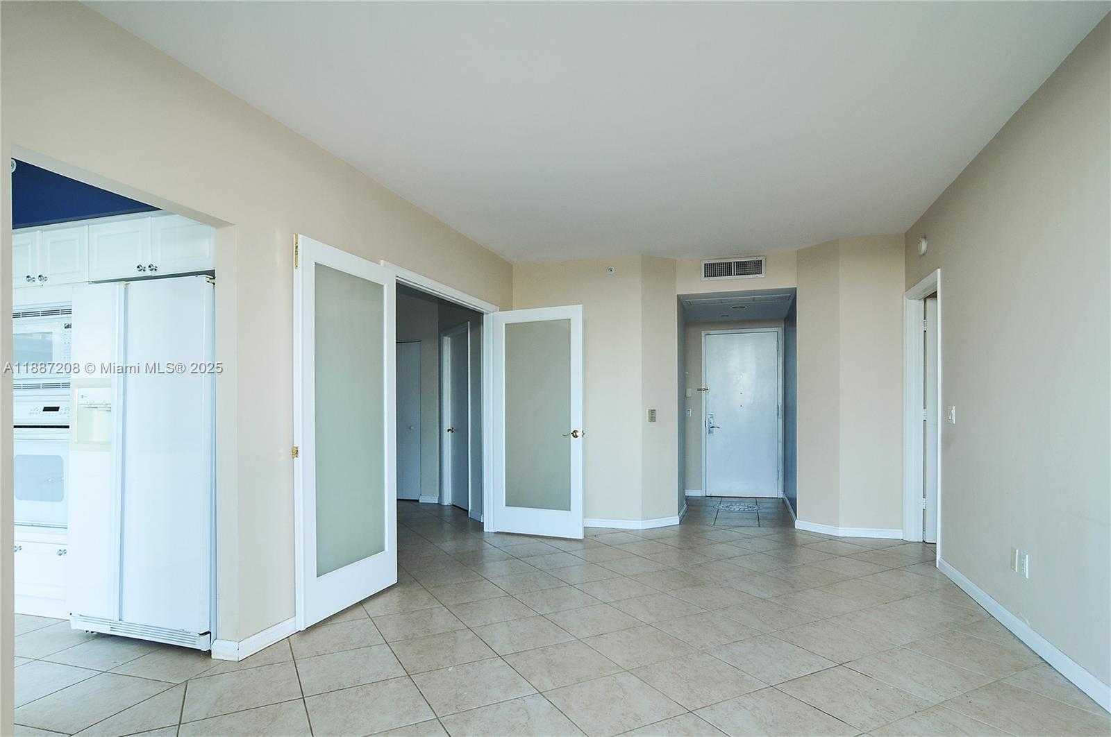 Small Image of 4779 COLLINS AVE #506, Miami Beach Number 5