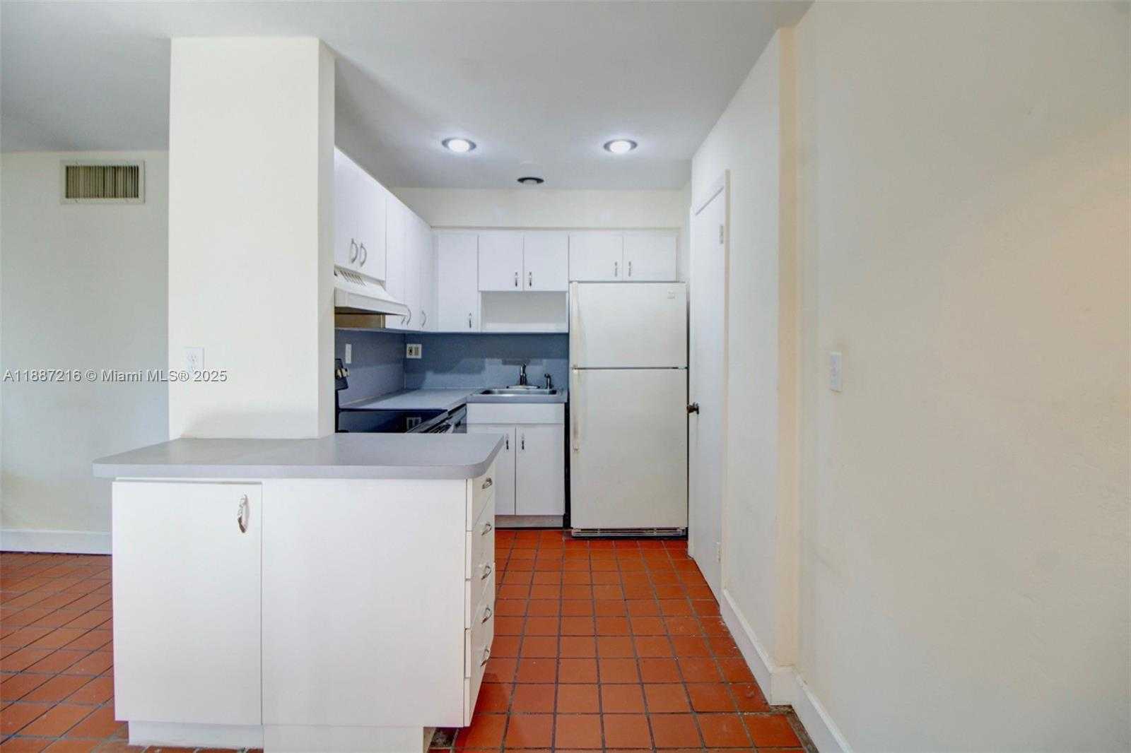 Small Image of 8701 SOUTH WEST 141ST ST #B4, Palmetto Bay Number 12